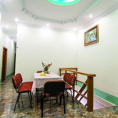 Royal Star Guest House Yangon Esterno foto