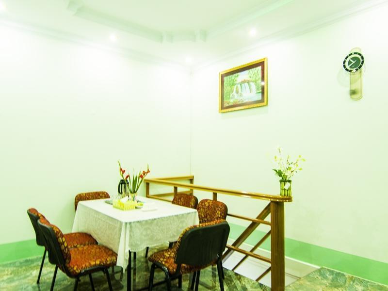 Royal Star Guest House Yangon Esterno foto